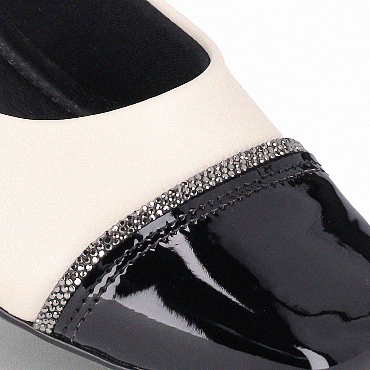 Zapatilla tacón medio punta cuadrada – Tati