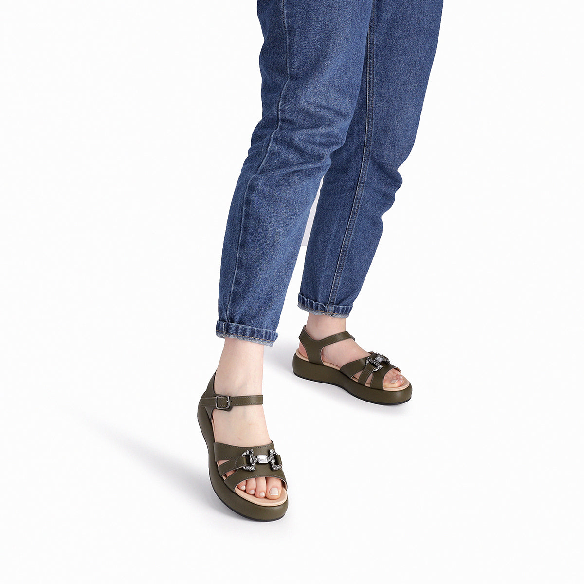 Sandalia de piso estilo casual con tiras y detalle - Sol