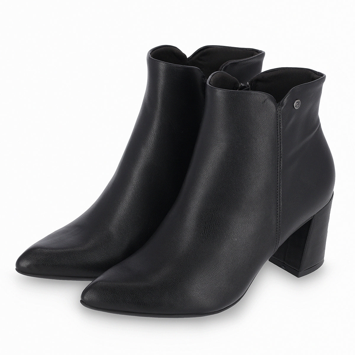 par de botines color negro al tobillo tacón alto 6.5cm con cierre lateral para mujer. Elegante y cómodo, suela adherente, cierre lateral y diseño ideal para juanetes.