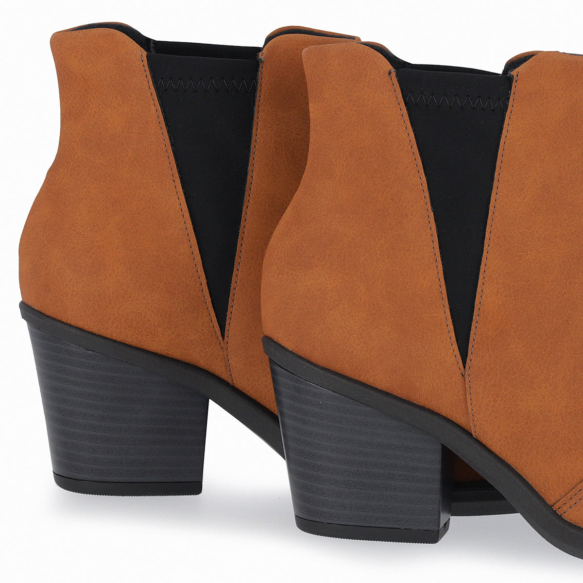 Bota Western al tobillo de tacón medio