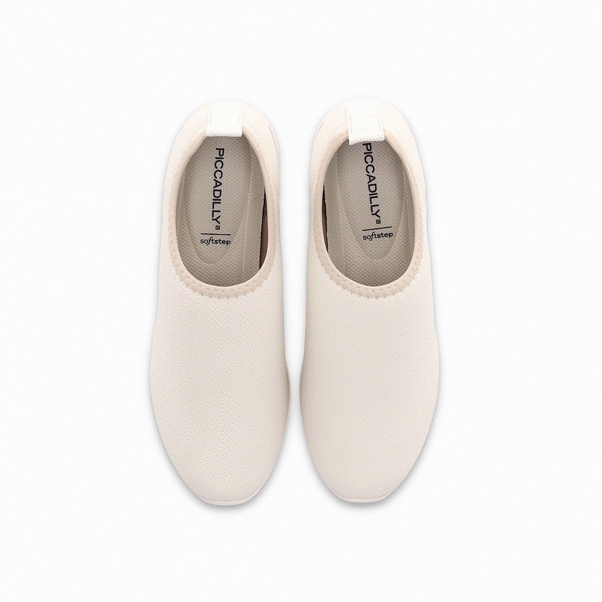 Vista desde arriba de tenis casual color blanco cerrado con amortiguación Soft Step para mujer, suela de 2.5 cm. Estilo casual, versátiles y cómodos con absorción de impactos.
