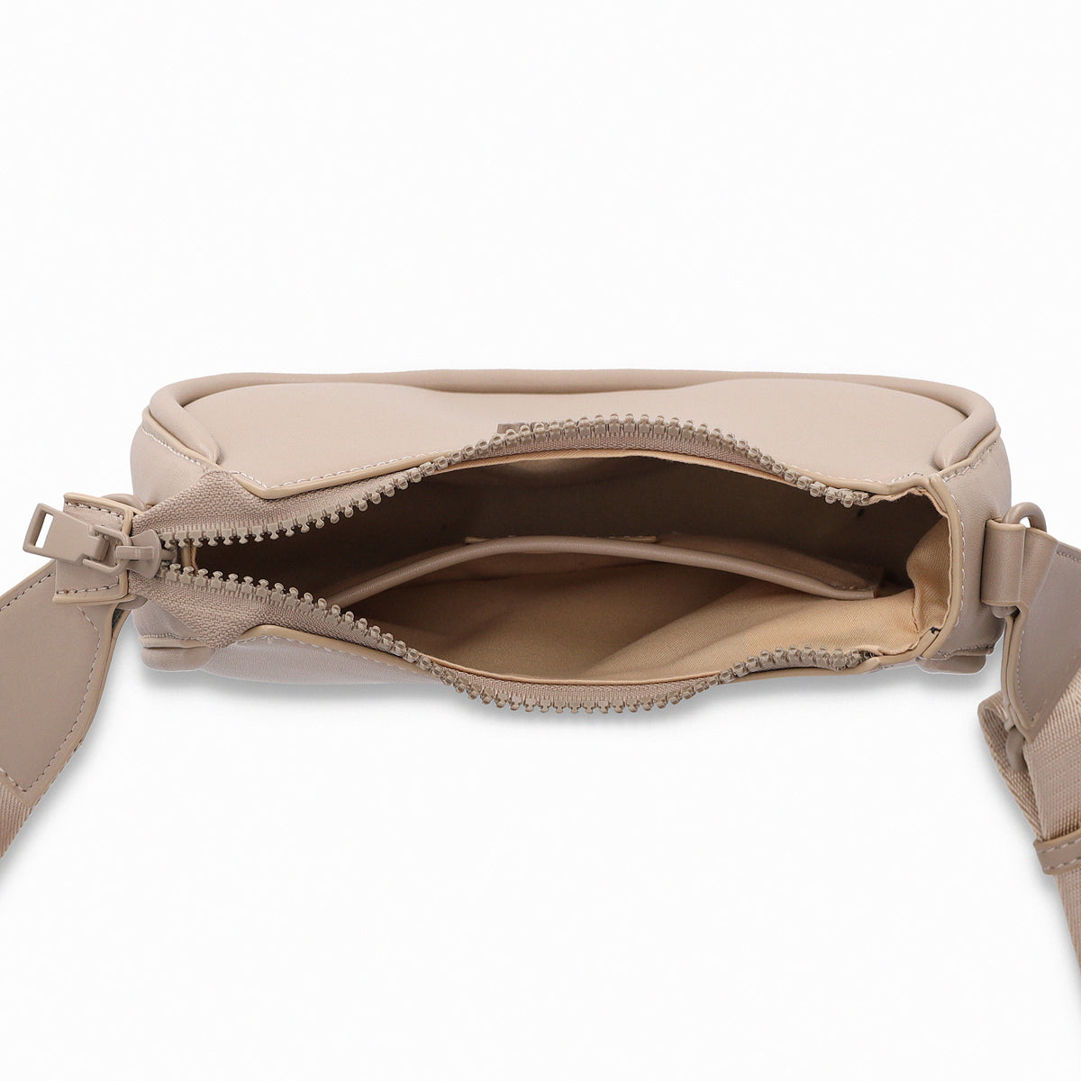 Bolsa crossbody suave con correa ancha