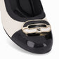 Zapatilla tacón medio 5 cm acercamiento al eslabón con toques dorados para mujer, diseño bicolor blanco y negro