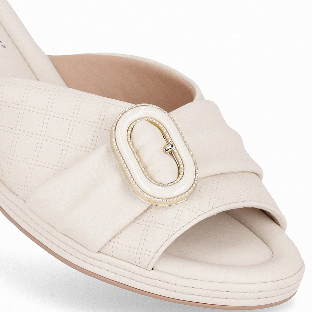 Sandalias cuña alta con hebilla al frente y costuras – Alice