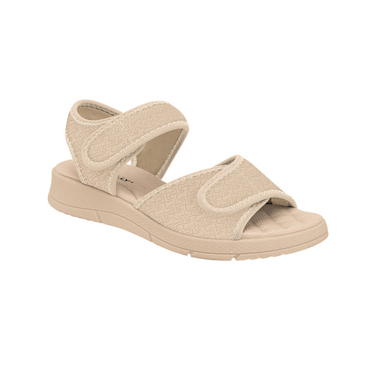 Sandalia color marfil cómoda para mujer cuña media y ajuste con velcro.