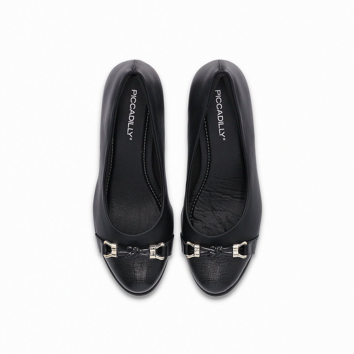Zapatilla negra tacón medio 5 cm con puntera cap toe texturizada y adorno de eslabones efecto metálico para mujer desde arriba
