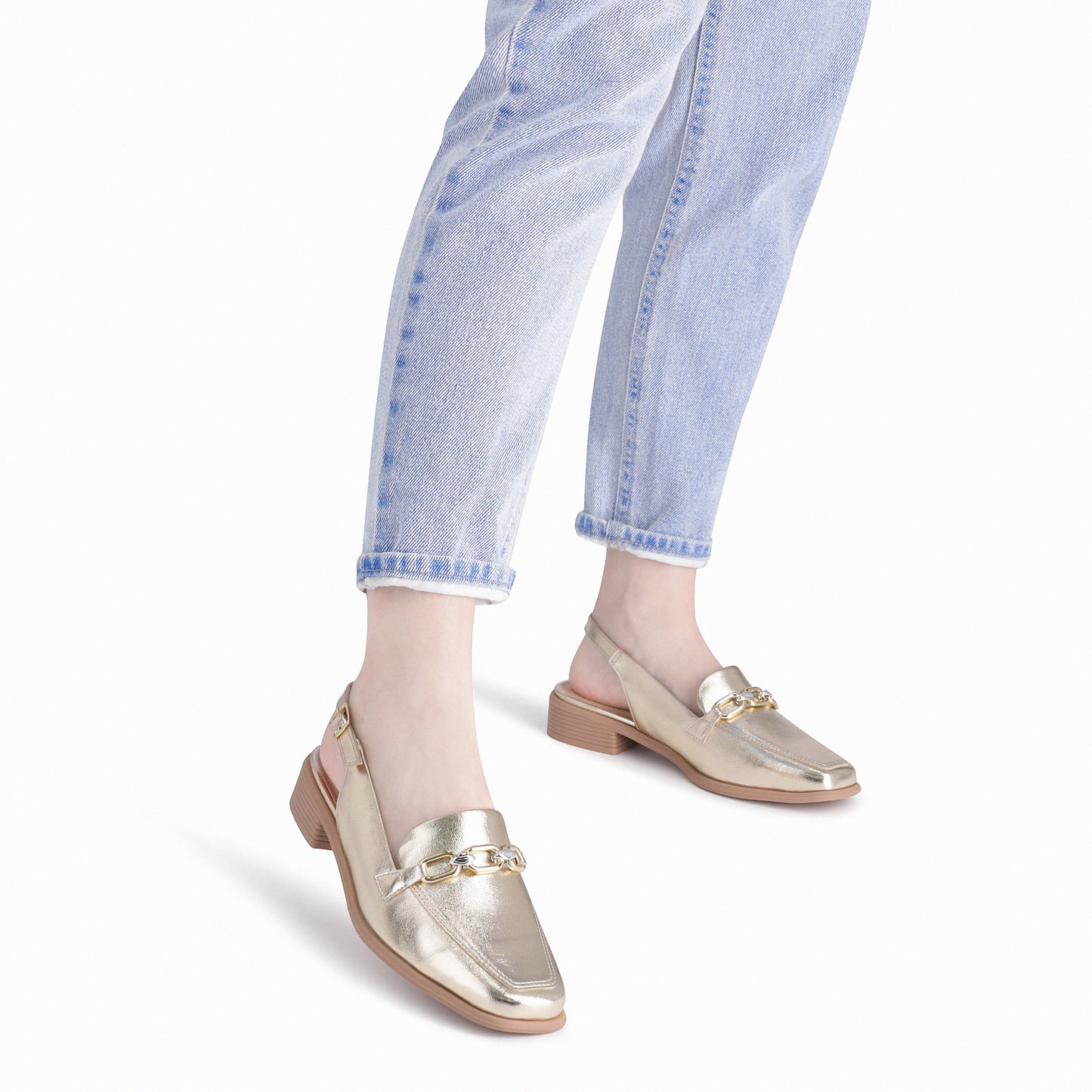 Zapato mule tacón bajo semiabierto con cadena delantera – Giovanna