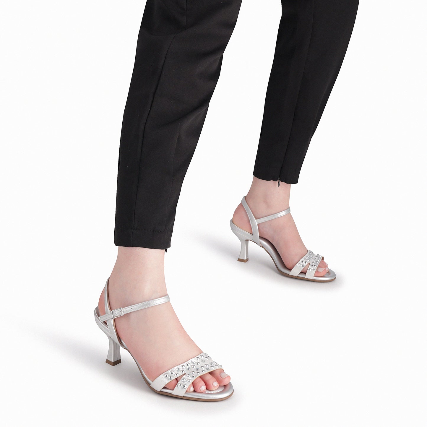 Sandalia tacón elegante con correa ajustable y piedras - Andreia