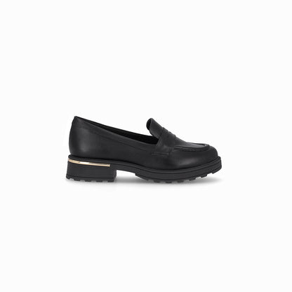 Mocasín tacón medio con detalle dorado – Gisa