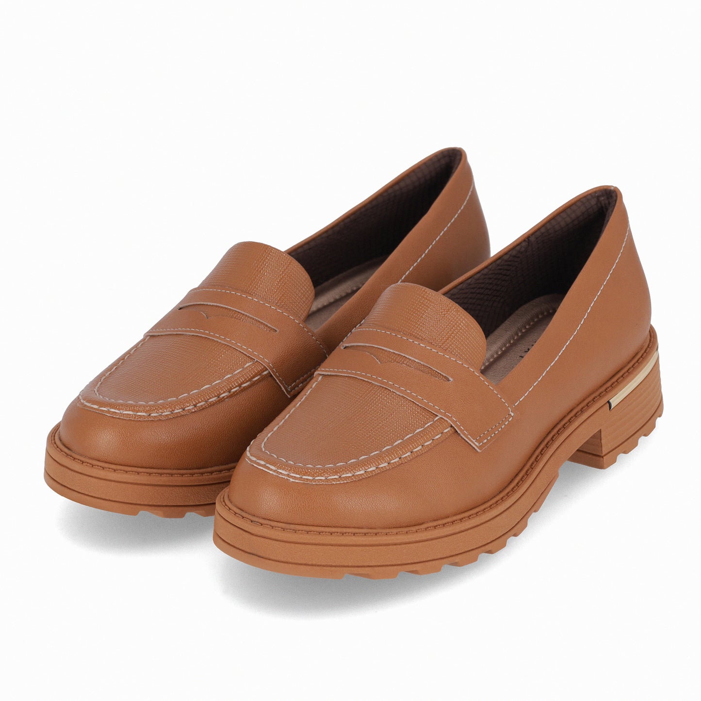 Mocasín de tacón medio con detalle dorado y textura  – Gisa