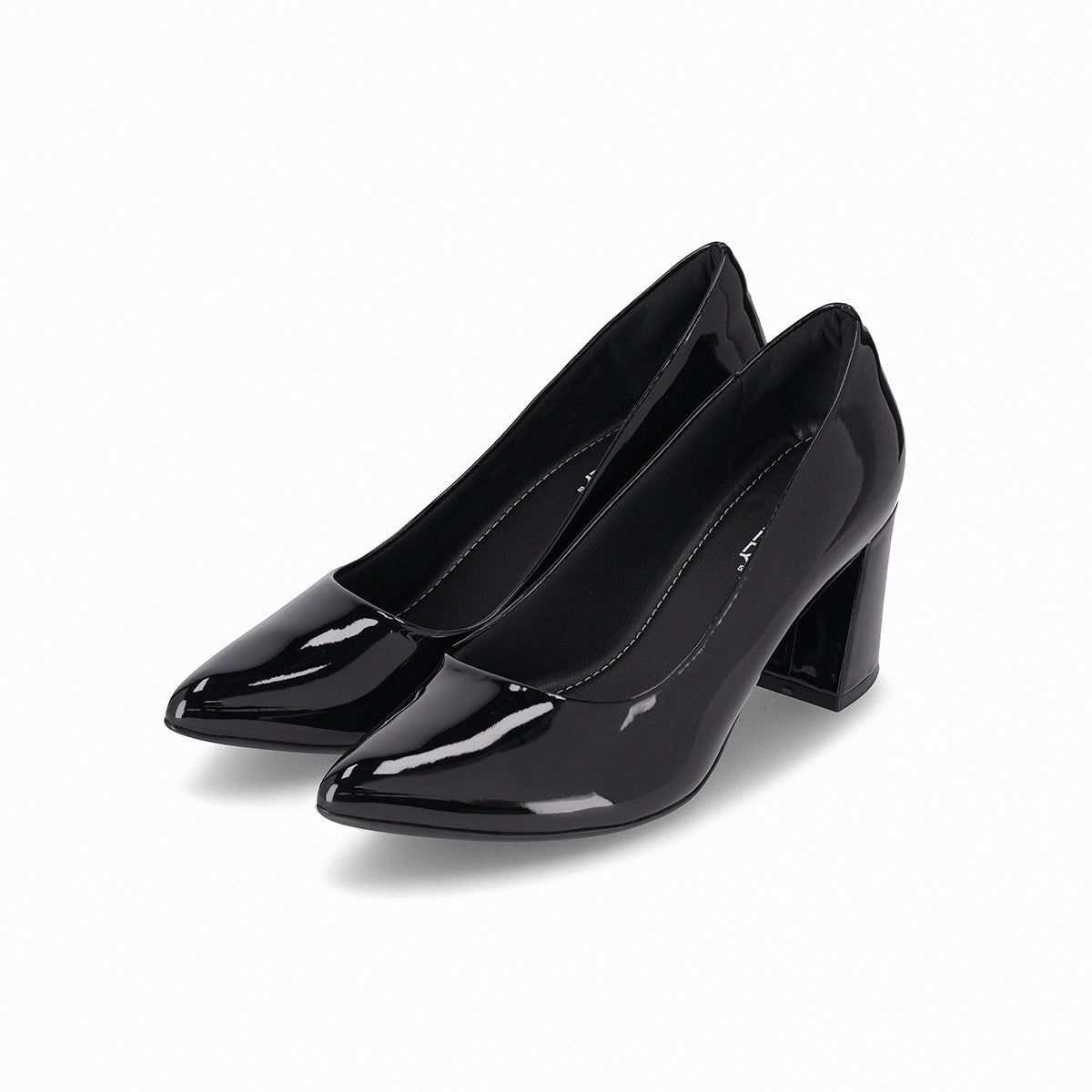Zapatilla dama de tacón alto cuadrado y puntera almendrada color negro charol