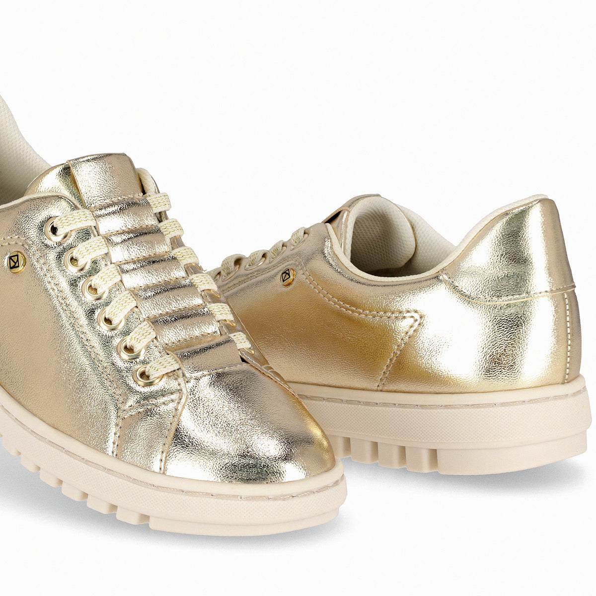 Tenis casuales acabado brillante - Nici