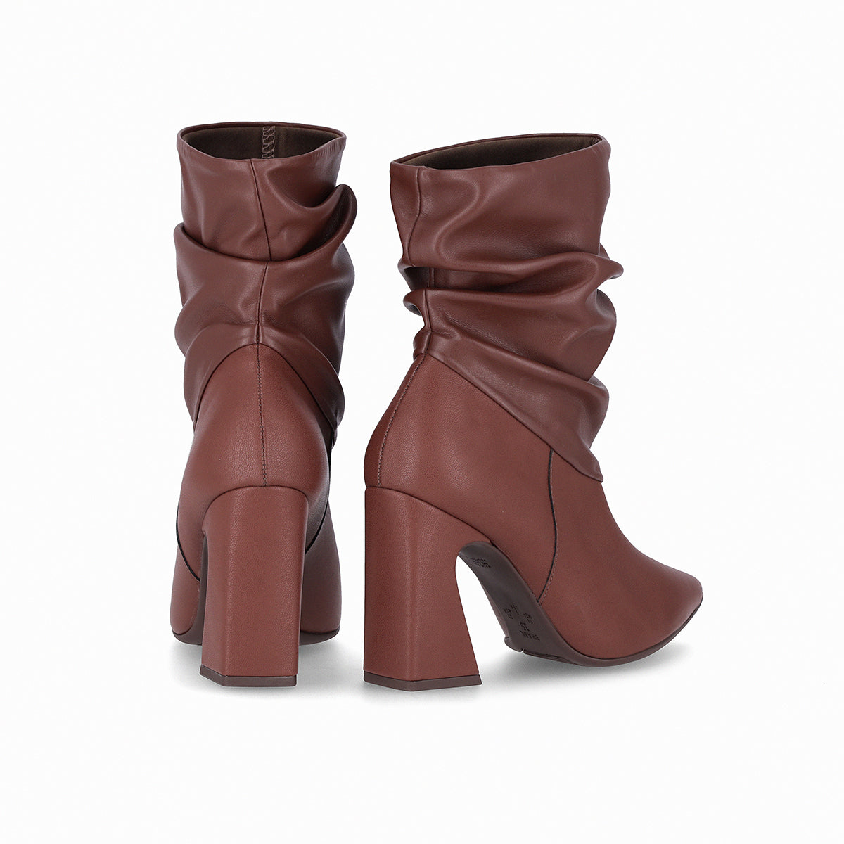 bota silvana a media pierna de tacon alto diseno fruncido para mujer café